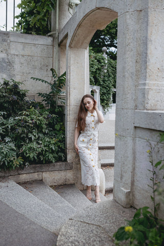 Ivory Midi Cream White Lace Dress Summer Gold Button Guipure French Vintage Oldmoney Style Chic Selfportrait Style Similar brand Sale alternative, modern bridal dress, rehersal dress, civil wedding dress elegant minimal - Cielie Vienna