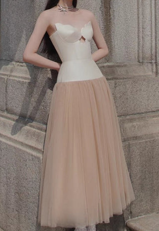 Seashell corset strapless dress with champagne tulle midi skirt – Maréa front view Midi Dress