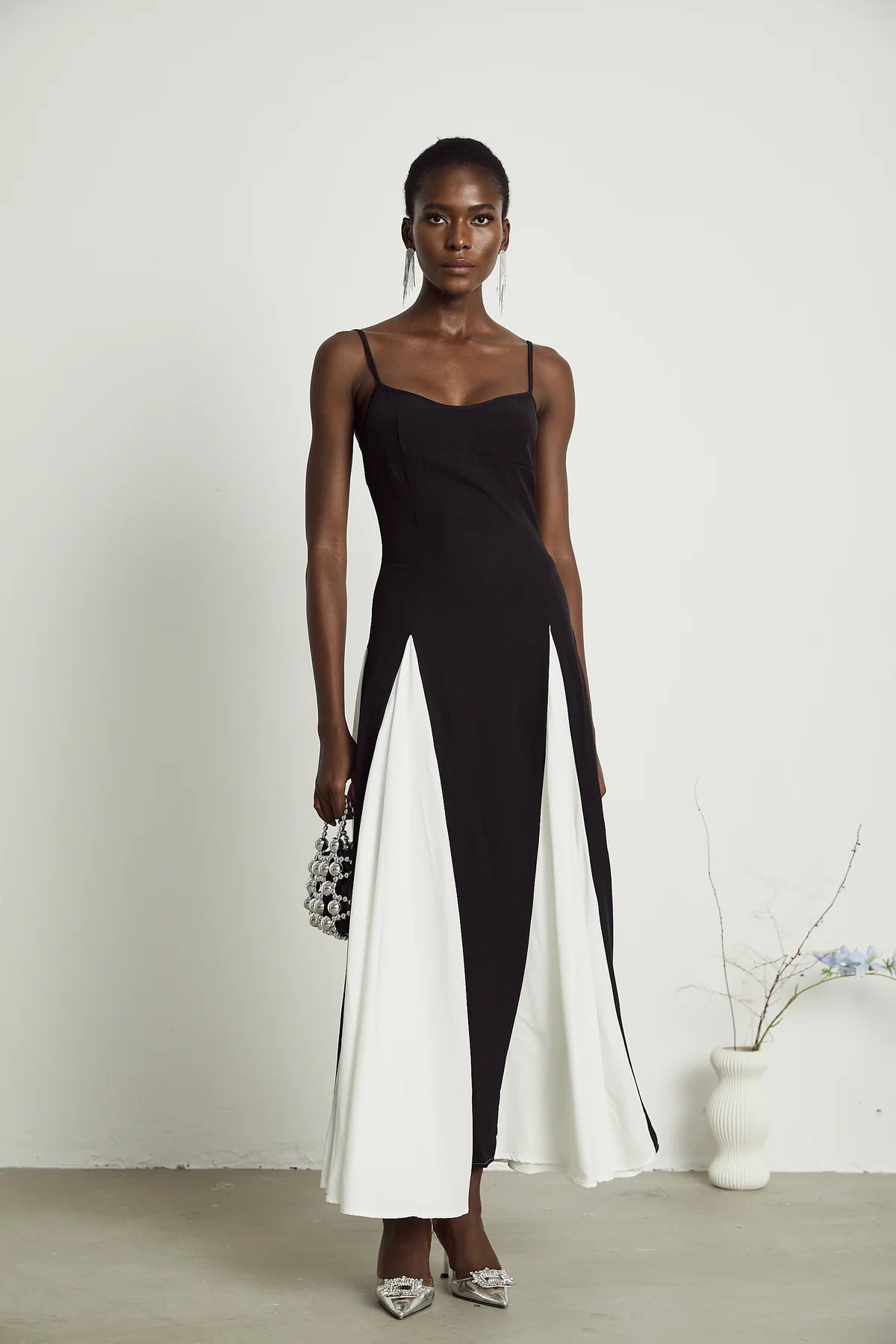 Yvette | contrast-color Black White pleated maxi dress S Yvette | contrast-color Black White pleated maxi dress S
