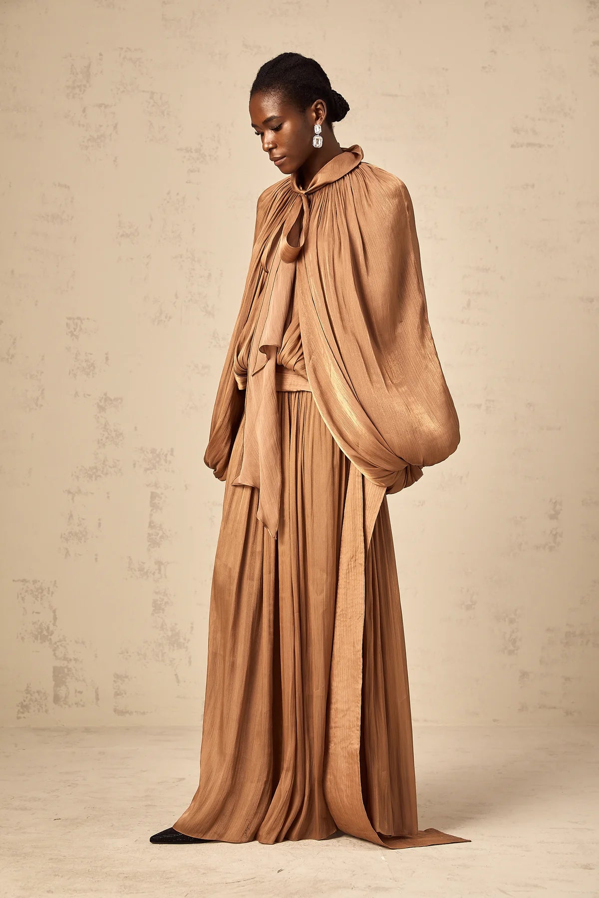 Ainoor | Maxi Longsleeve Dress Pleated Satin Brown M Ainoor | Maxi Longsleeve Dress Pleated Satin Brown M