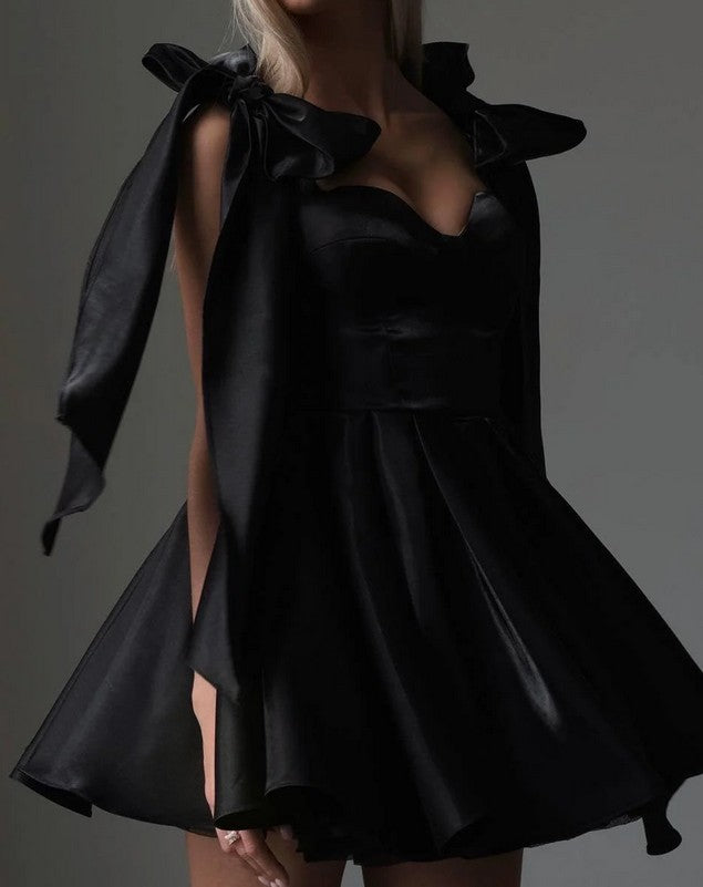 Laura | Black Mini Bow Dress M Laura | Black Mini Bow Dress M