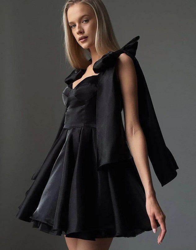 Laura | Black Mini Bow Dress M Laura | Black Mini Bow Dress M