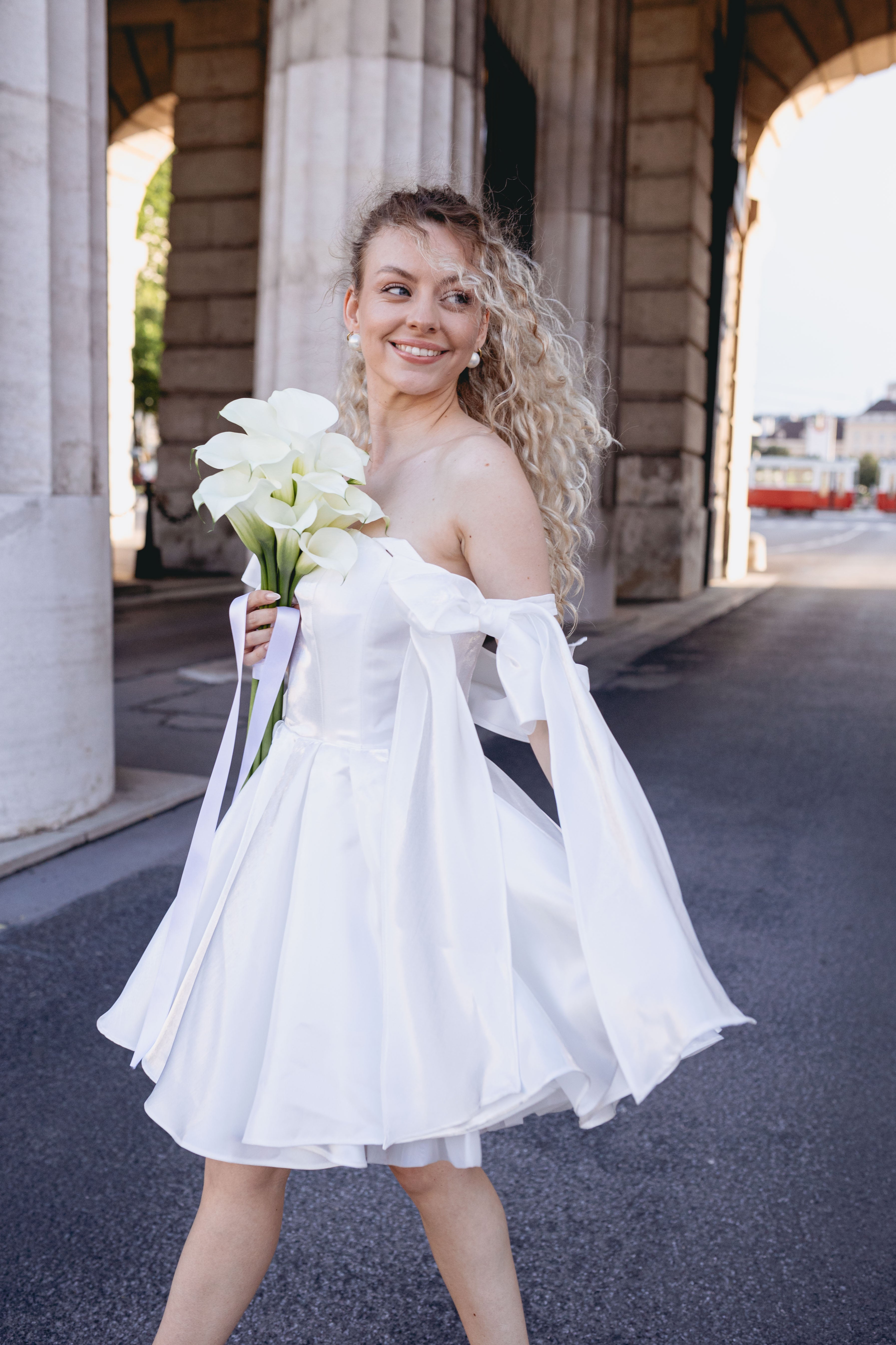 green emerald velvet dress Mini Bridal Dress with Bow Train green emerald velvet dress Mini Bridal Dress with Bow Train