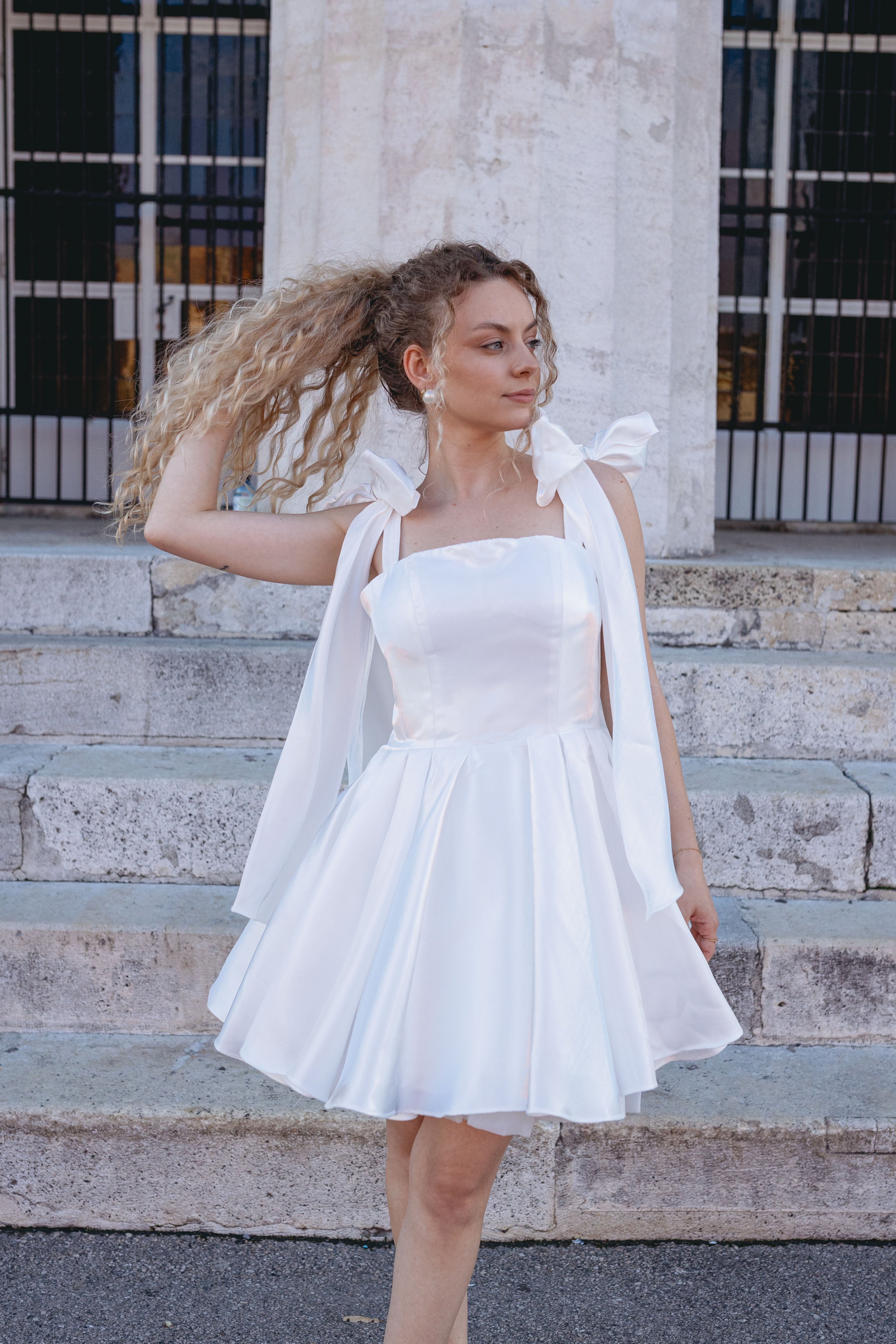 Laura | White Mini Bow Dress L Laura | White Mini Bow Dress L