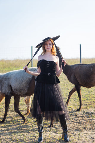 Two Piece Set Tulle Skirt Black Bustier Top Off Shoulder Mesh Black Elegant Two Piece Set Skirt - Dior Style Vintage Alpaca Farm Model Big Black Hat