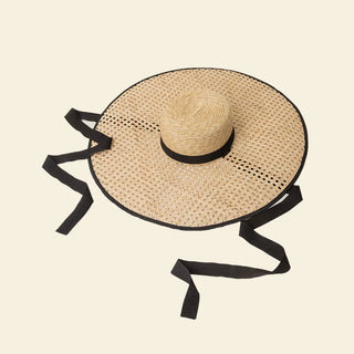 wiener geflecht hut sommerhut, strohhut, strawhat, summerhat Elegant Hat  This handcrafted hat combines timeless elegance with excellent sun protection, perfect for any occasion.  Keywords: Viennese straw weaving hat, 18 cm brim, summer hat, elegant hat, black strap, white strap, wide  - Cielie Vienna, elegant summer hat 